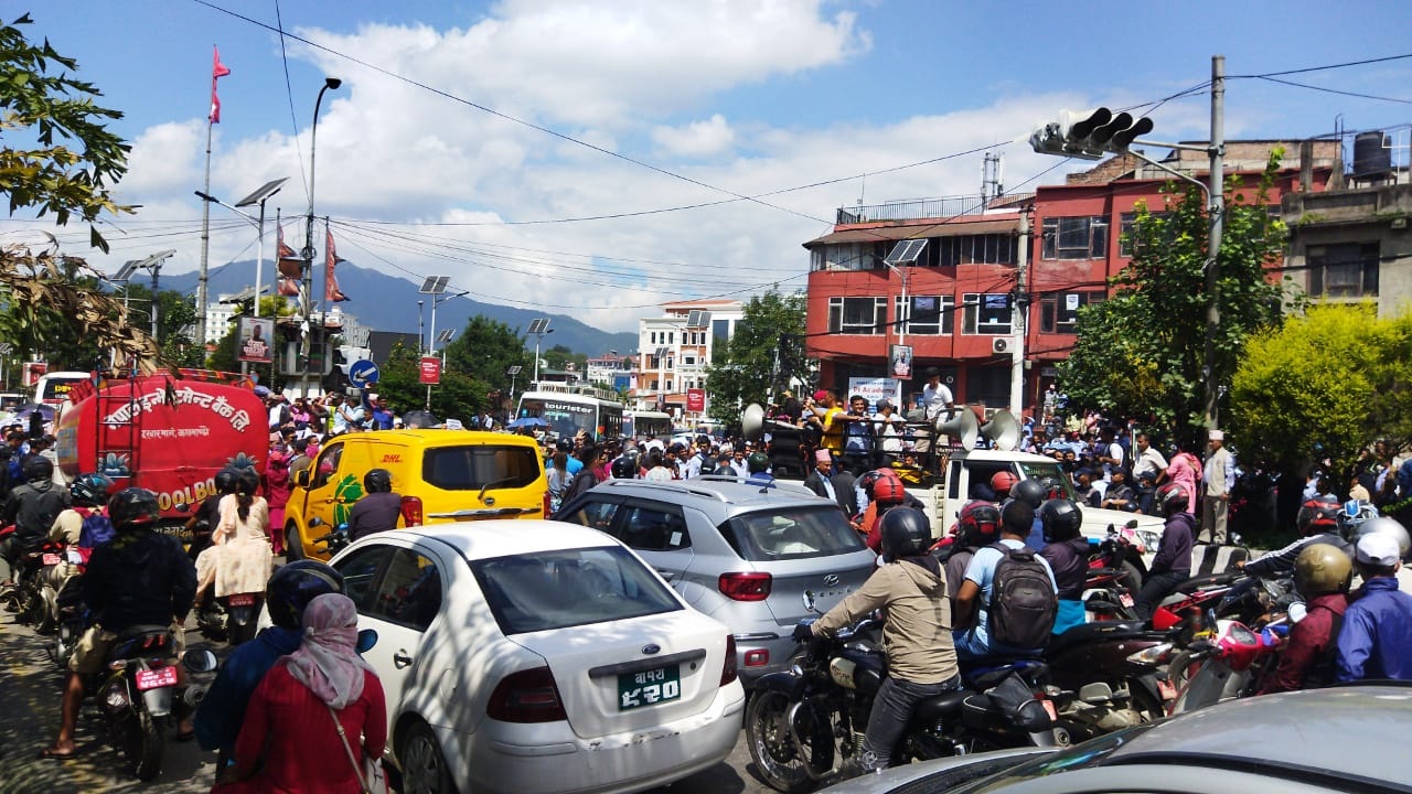 शिक्षक आन्दोलनले काठमाडौंको ट्राफिक व्यवस्था अस्तव्यस्त